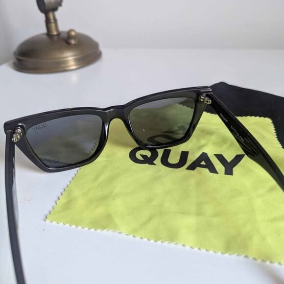 Quay Call the Shots Sunglasses - Picture 3 of 4